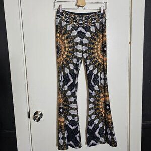 Wolven Noor Flare Leggings (Size Large Petite for 4'11"-5'4")